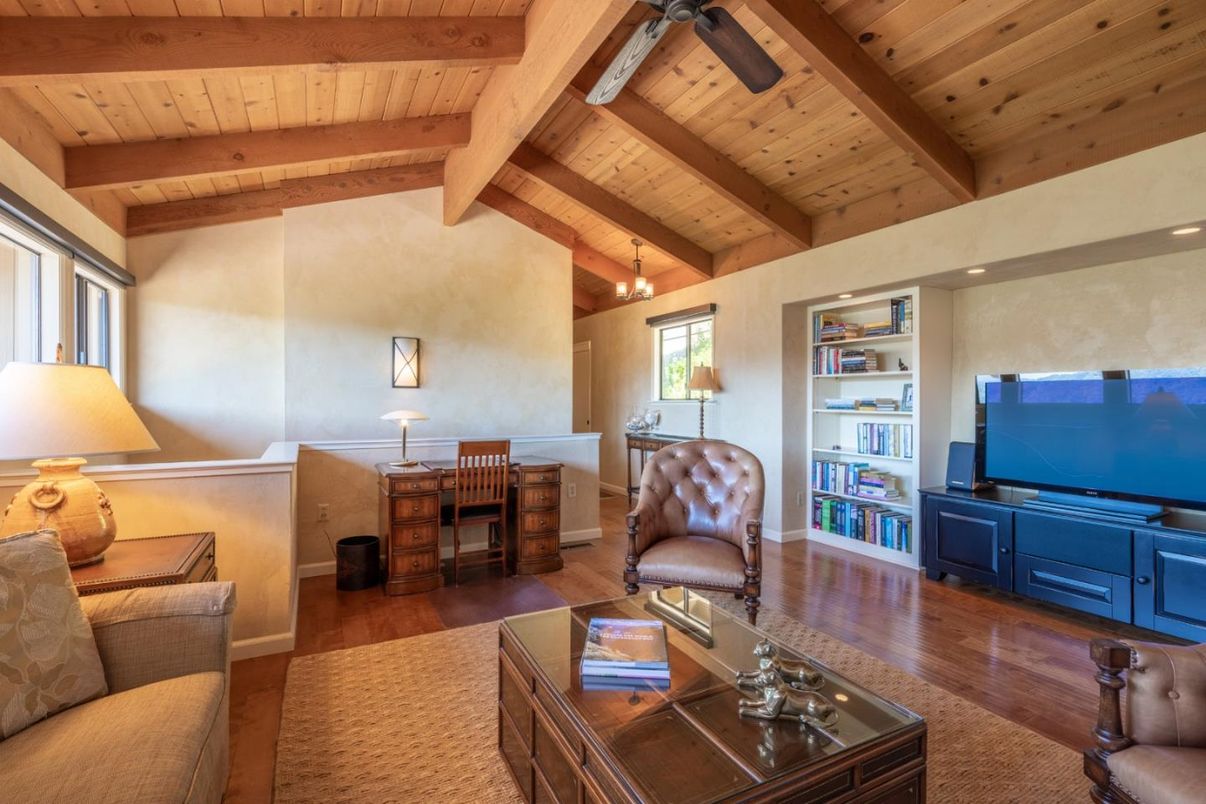 Interior, Living room, Recessed Lighting, Wooden Beams, Wooden Ceilings, Wood Texture Flooring