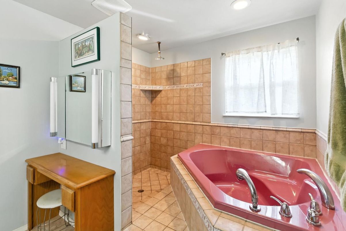 Bathroom, Interior, Recessed Lighting