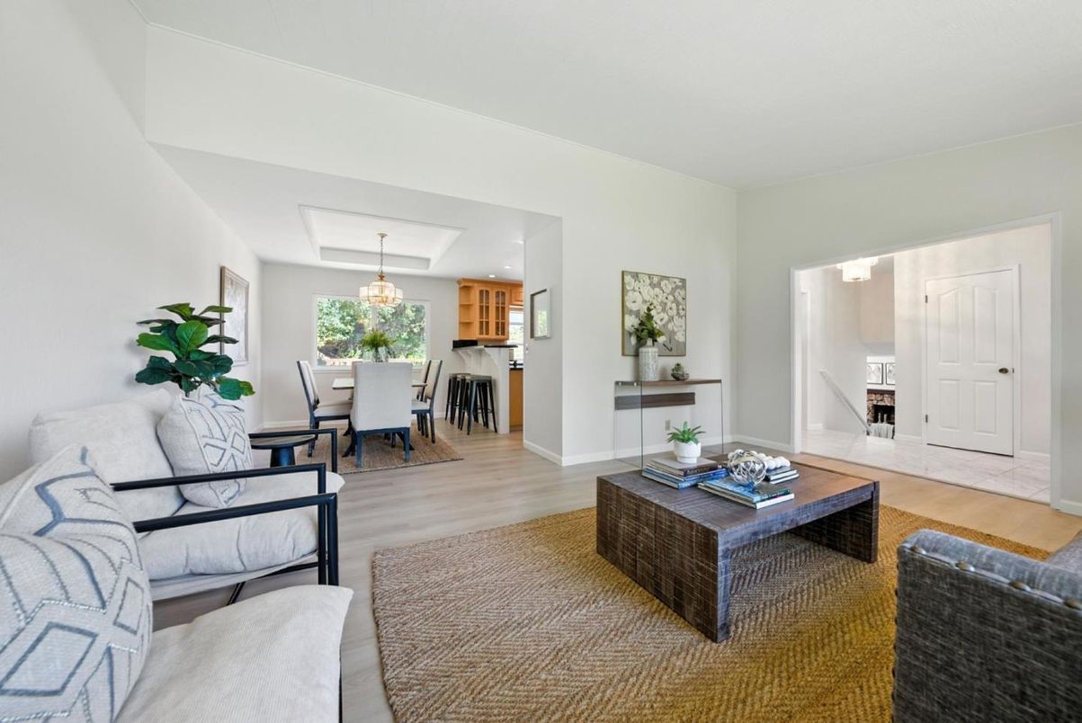 Chandelier, Dining room, Interior, Living room, Wood Texture Flooring