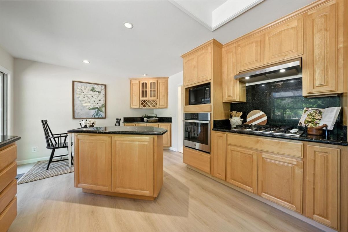 Dining room, Interior, Kitchen, Recessed Lighting, Wood Texture Flooring