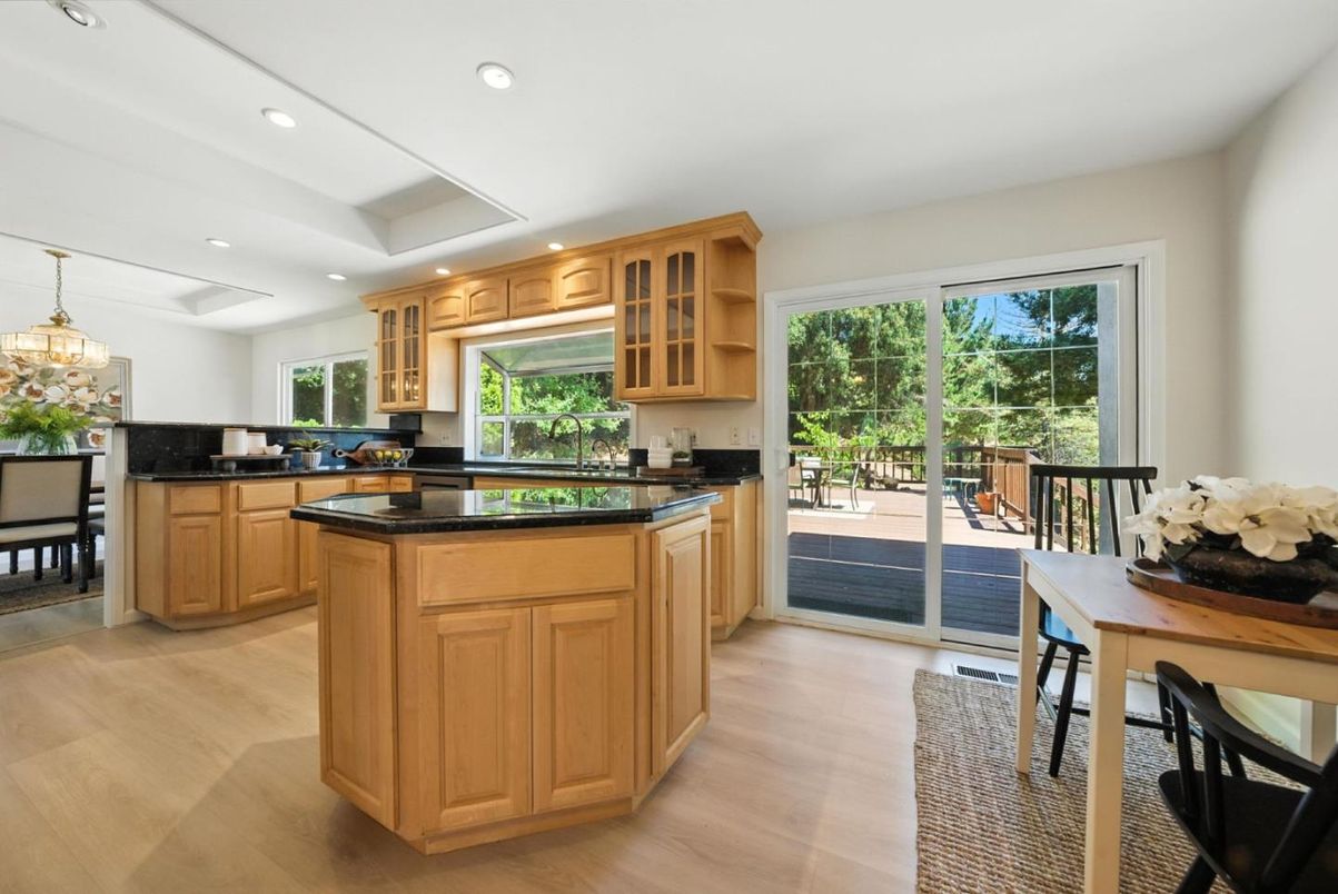 Dining room, Interior, Kitchen, Recessed Lighting, Wood Texture Flooring