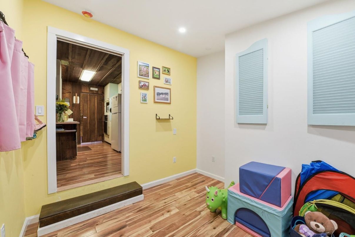 Interior, Recessed Lighting, Wood Texture Flooring, Wooden Walls