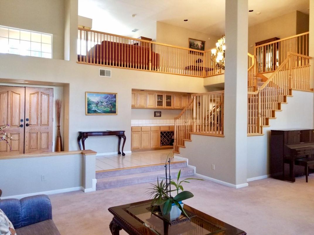 Chandelier, Interior, Piano, Recessed Lighting