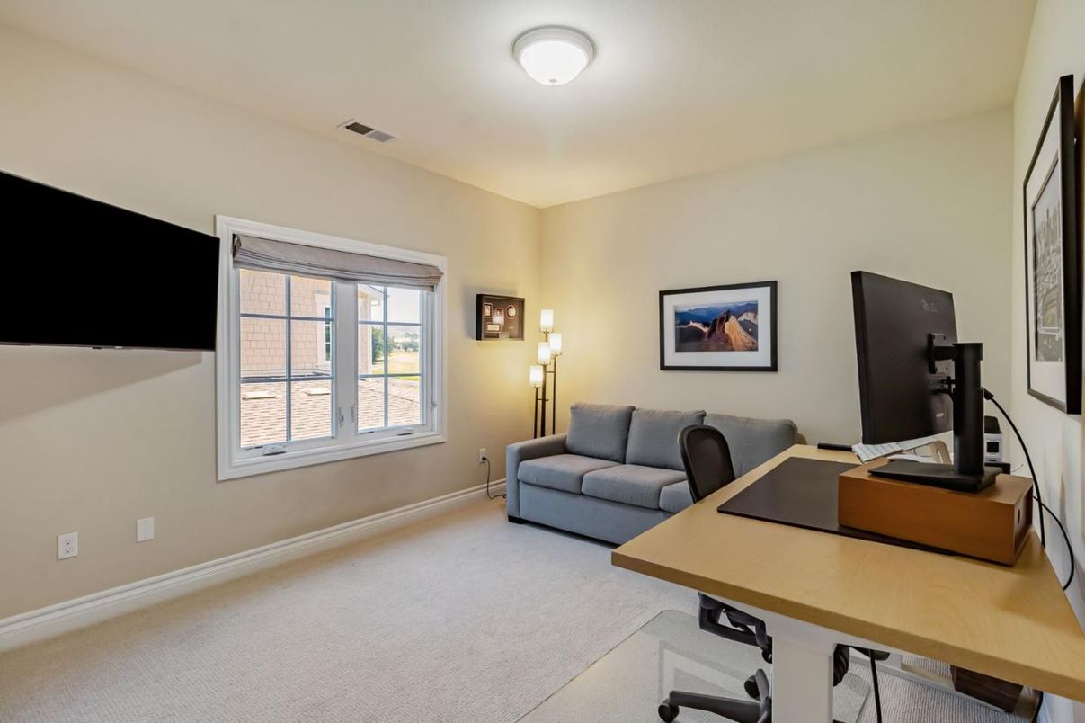 Home Office, Interior