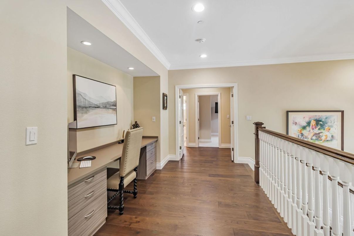 Home Office, Interior, Recessed Lighting, Wood Texture Flooring
