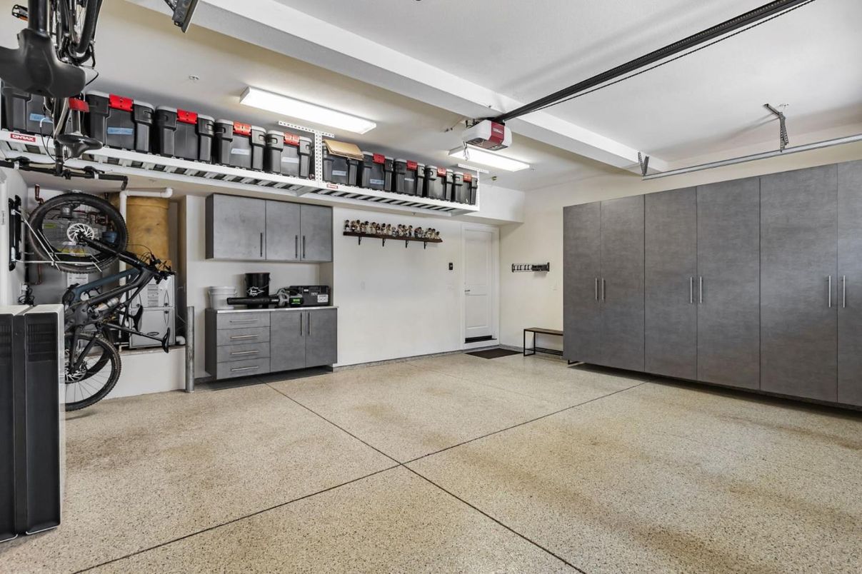 Garage, Interior