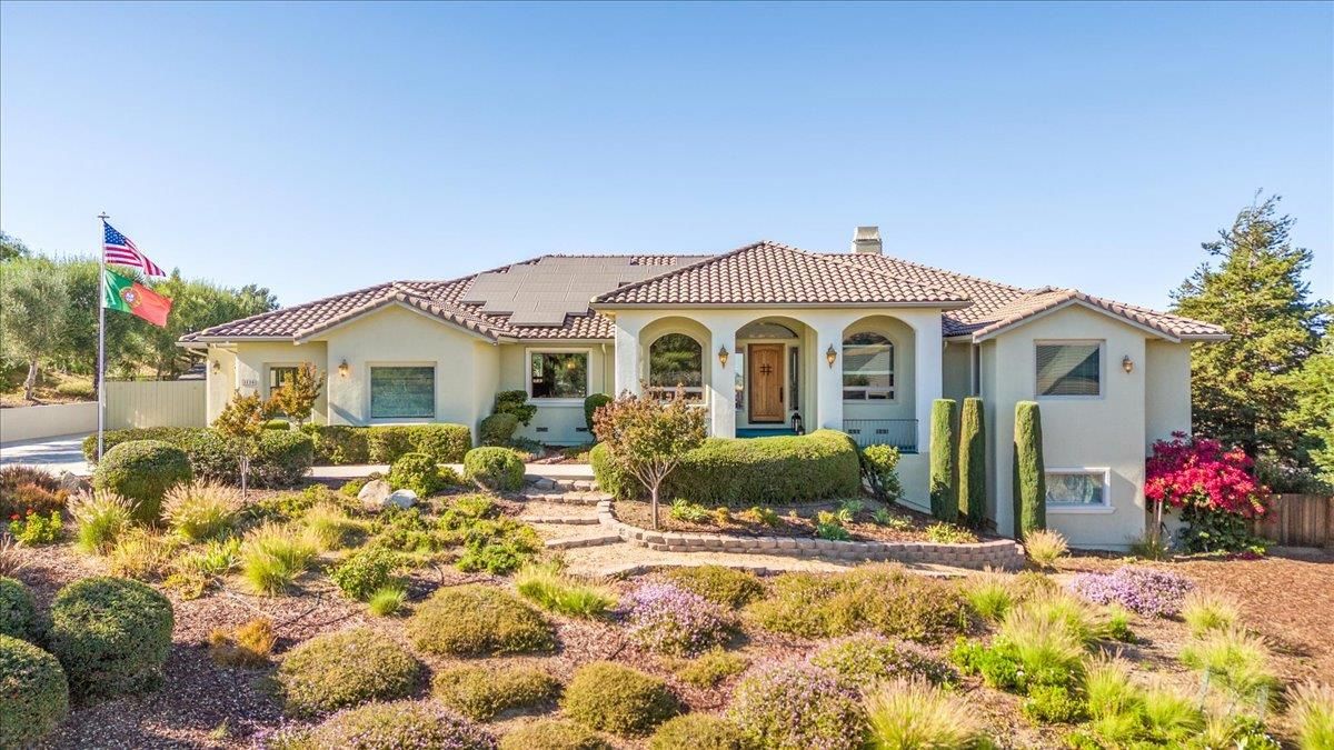 Backyard, Exterior, Facade, Mediterranean