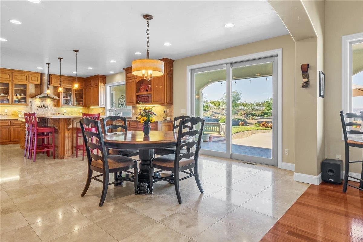 Chandelier, Dining room, Interior, Kitchen, Pendant Lights, Recessed Lighting