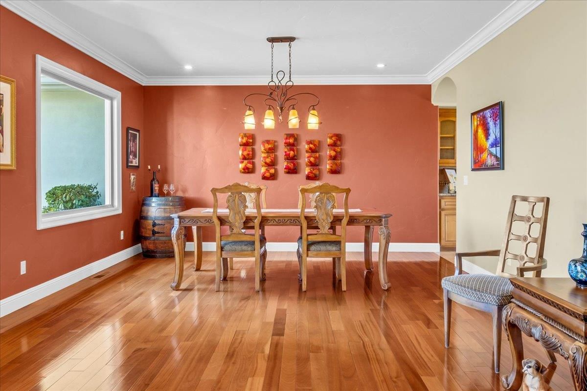 Chandelier, Dining room, Interior, Pendant Lights, Recessed Lighting, Wood Texture Flooring