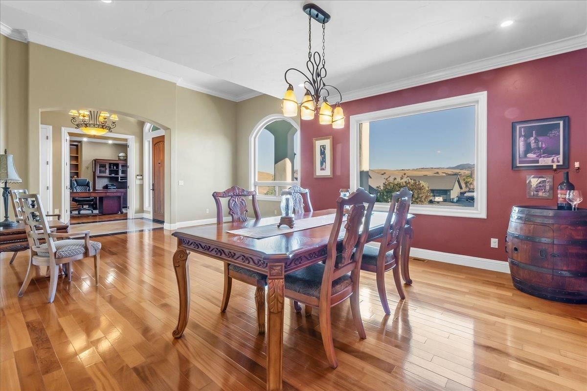 Dining room, Interior, Pendant Lights, Recessed Lighting, Wood Texture Flooring