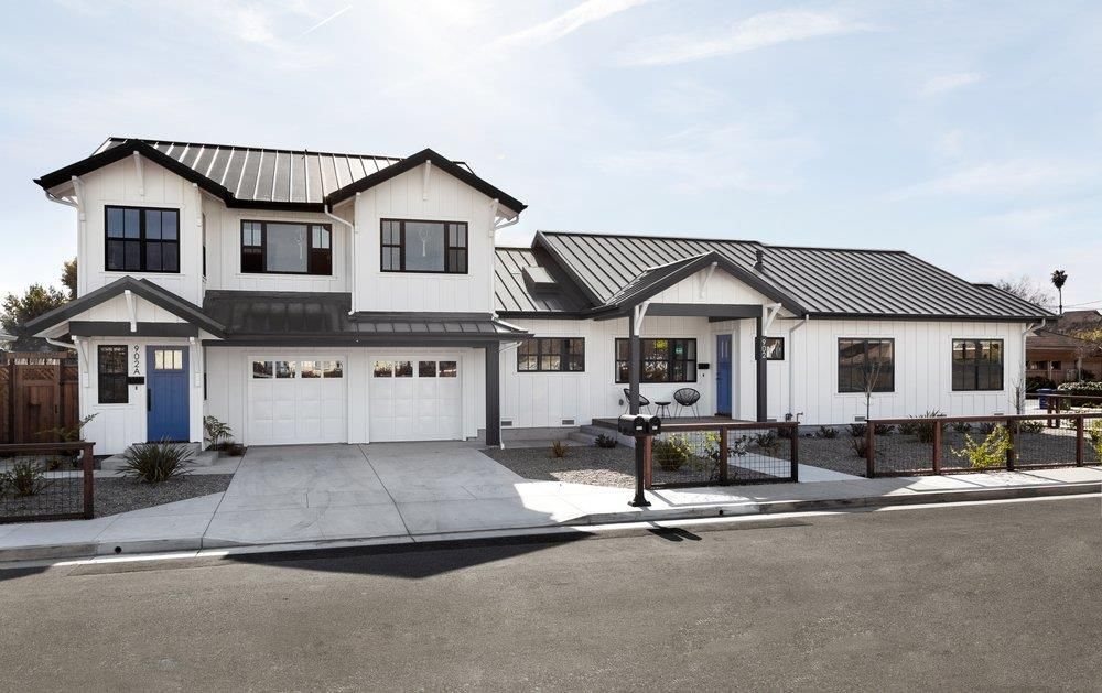 Attached, Exterior, Facade, Farmhouse