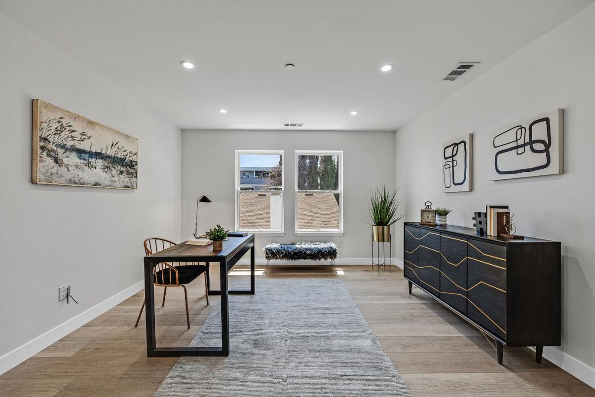 Home Office, Interior, Recessed Lighting, Wood Texture Flooring