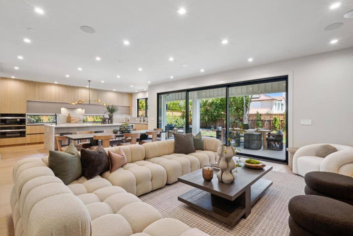 Dining room, Interior, Kitchen, Living room, Pendant Lights, Recessed Lighting, Stainless Steel Appliances, Wood Texture Flooring