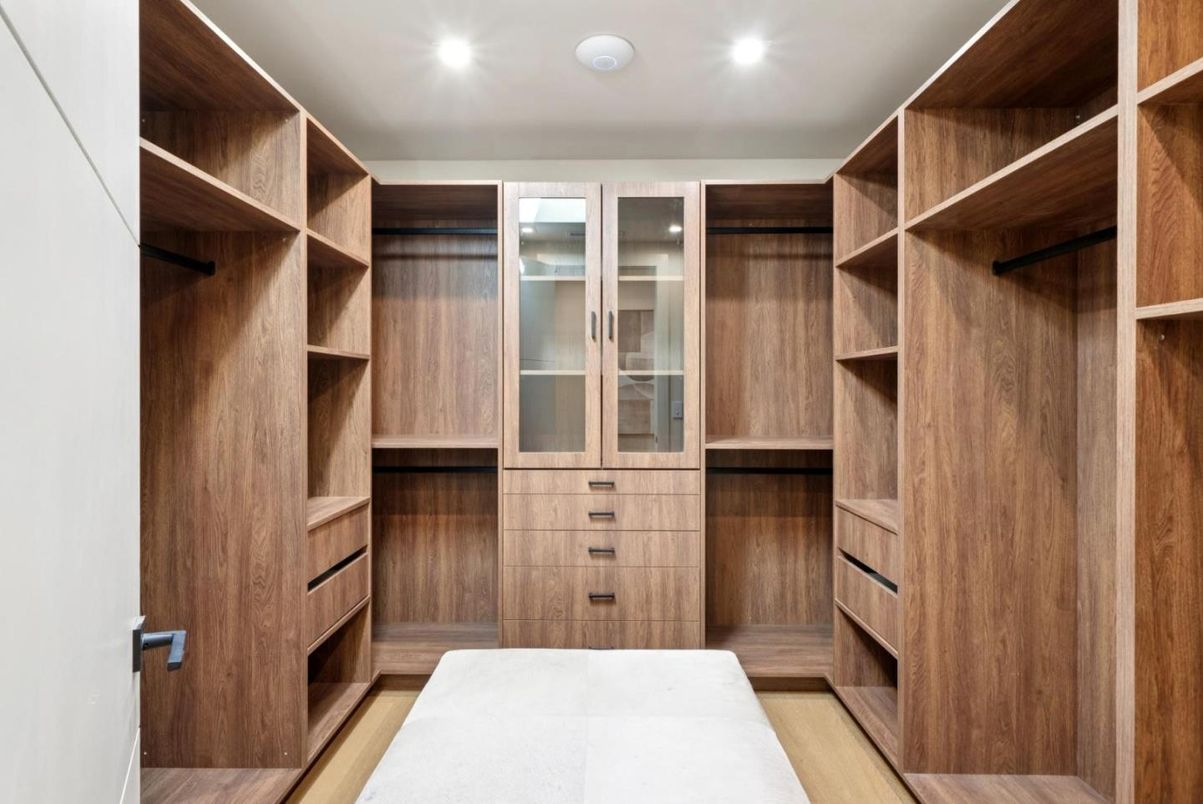 Interior, Recessed Lighting, Walk-in Closets, Wood Texture Flooring