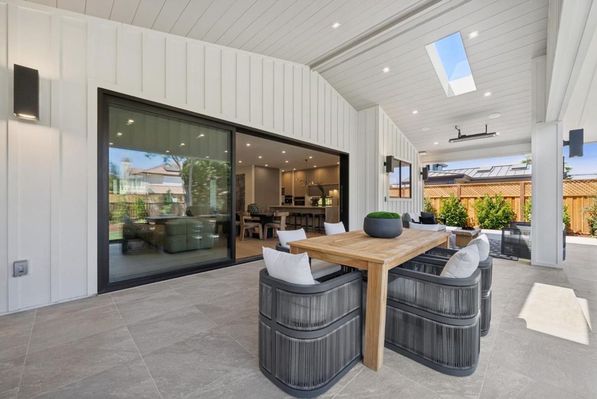 Dining room, Exterior, Recessed Lighting