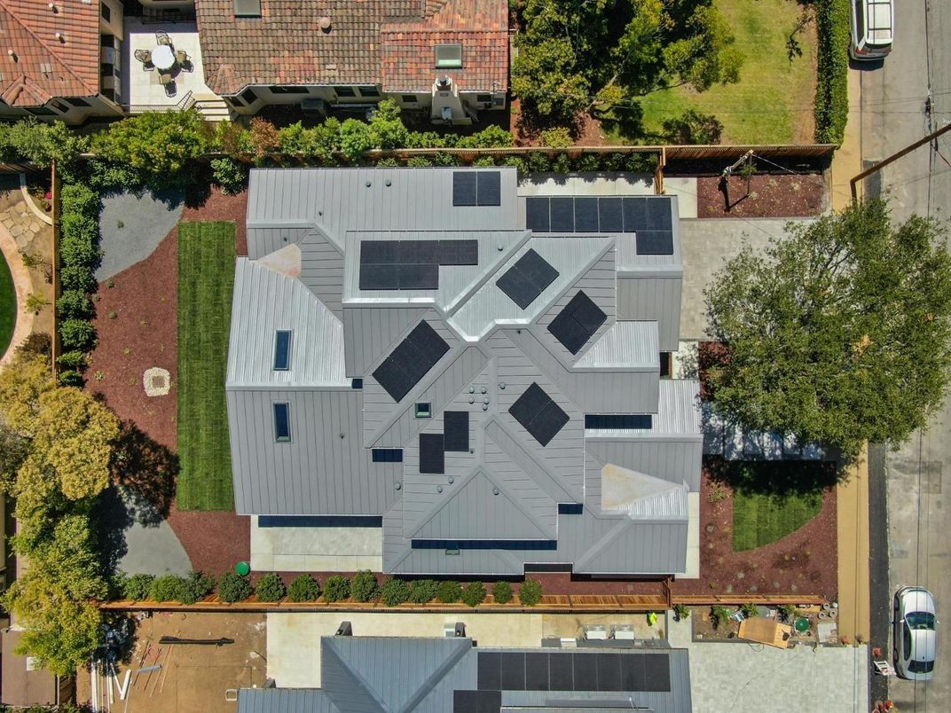 Exterior, Drone