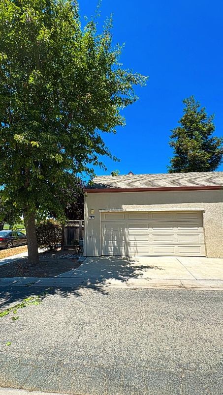Detached Garage, Exterior