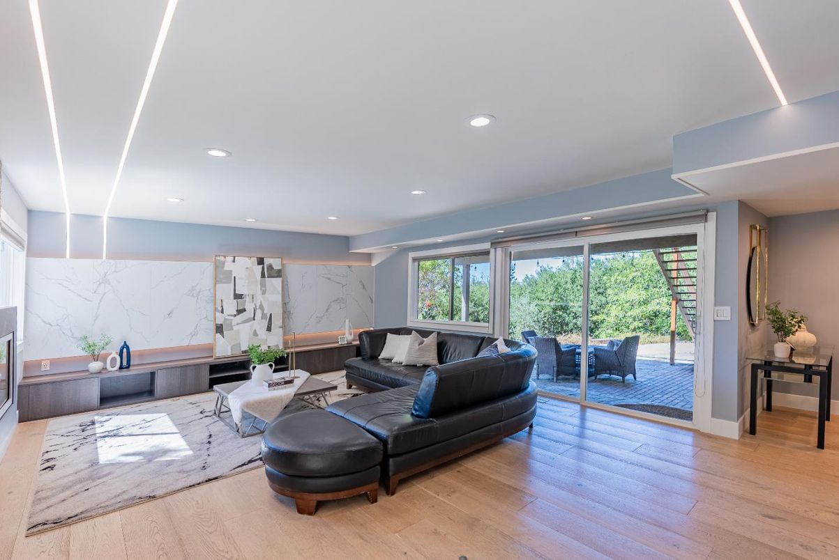 Interior, Living room, Marble Walls, Recessed Lighting, Wood Texture Flooring