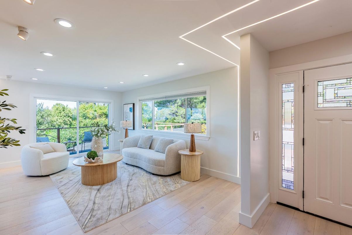 Interior, Living room, Recessed Lighting, Wood Texture Flooring