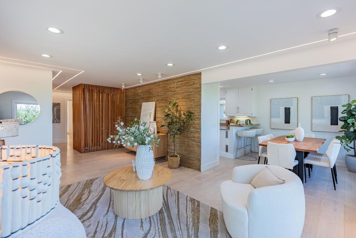 Dining room, Interior, Kitchen, Recessed Lighting, Wood Texture Flooring