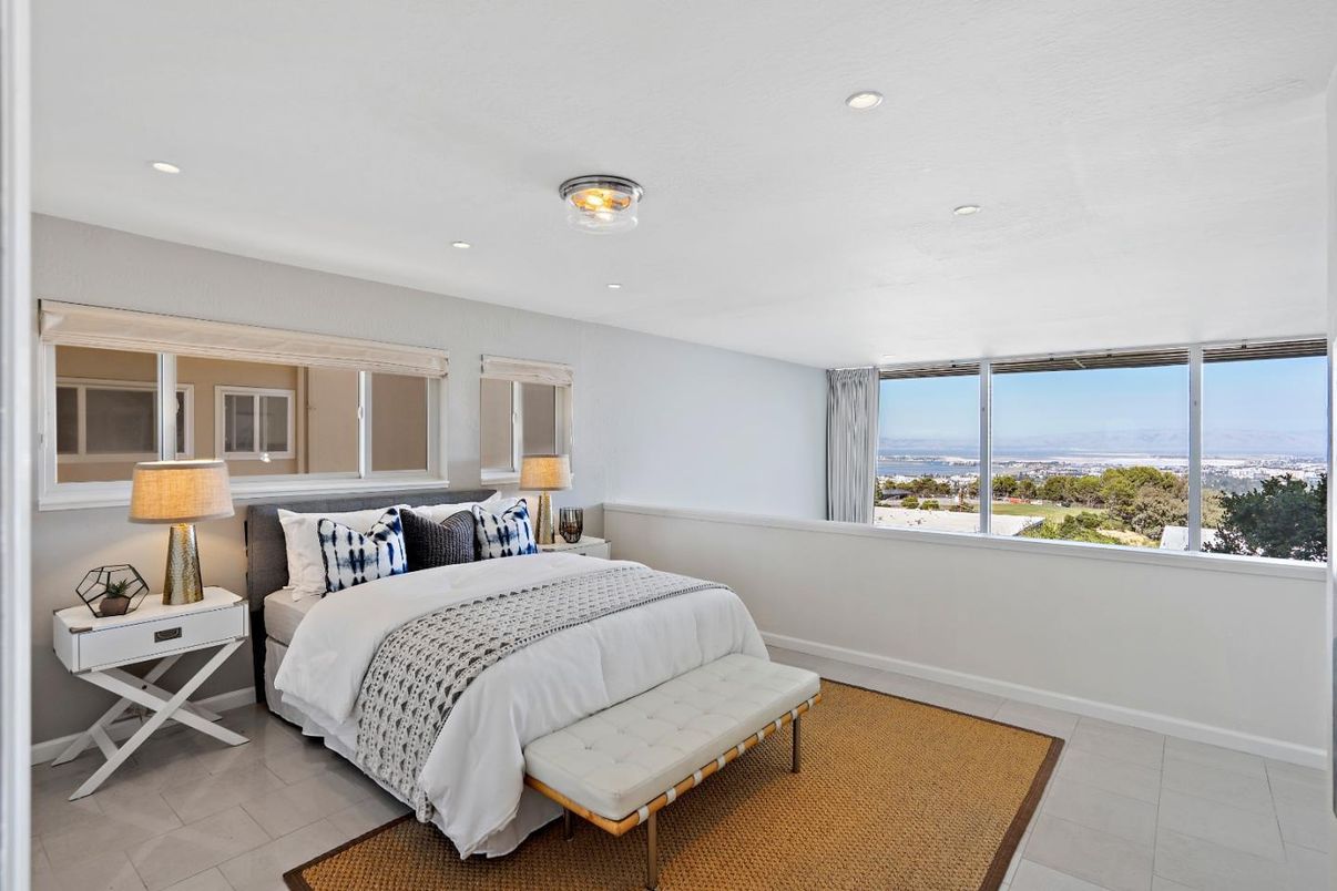 Bedroom, Interior, Recessed Lighting, Water