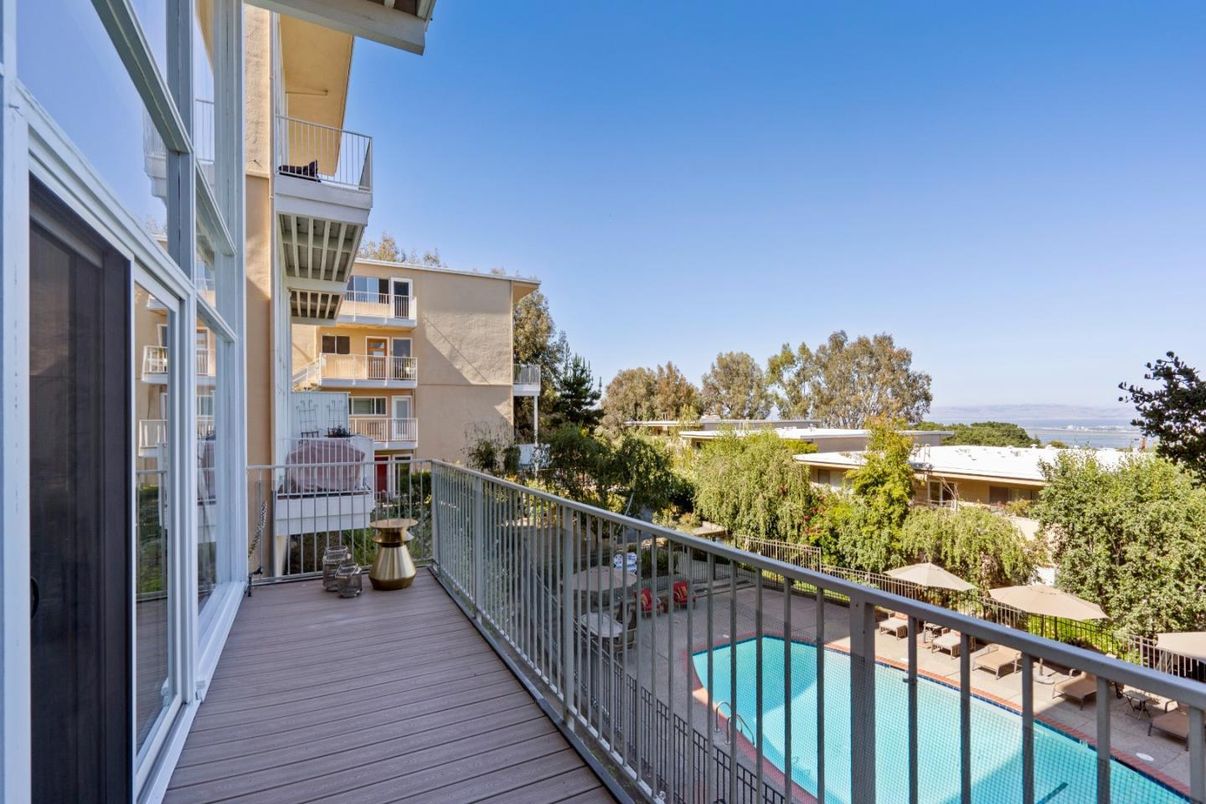 Exterior, Pool, Other