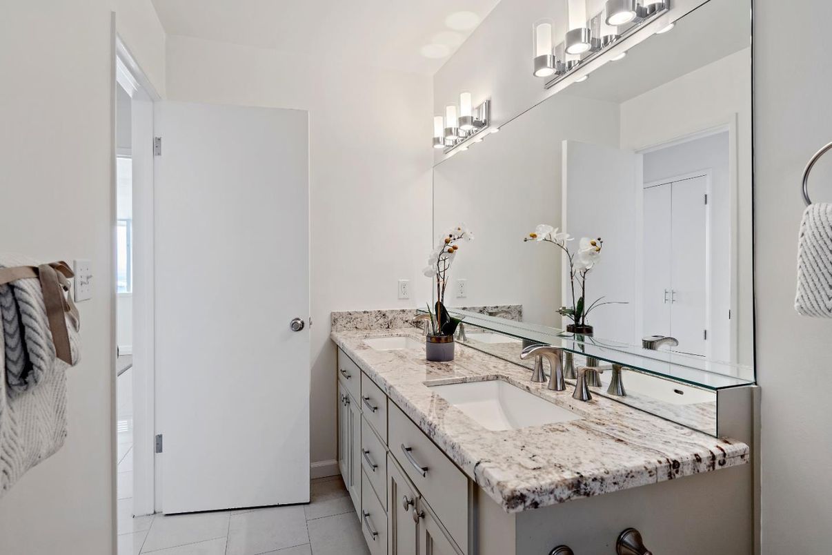 Bathroom, Dual Sink Vanities, Interior