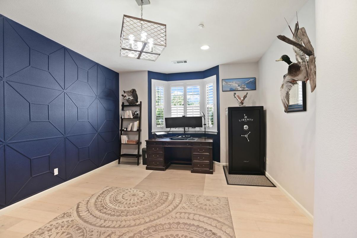 Home Office, Interior, Recessed Lighting, Wood Texture Flooring