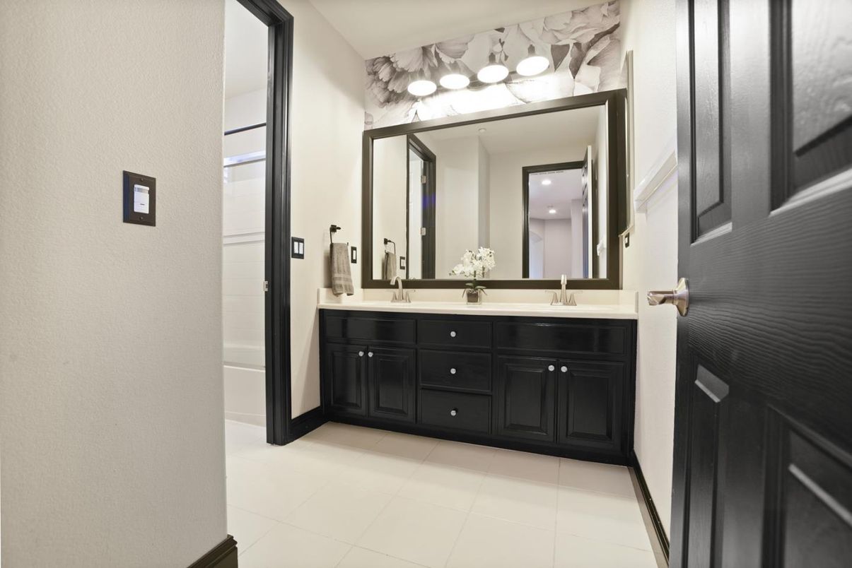Bathroom, Dual Sink Vanities, Interior