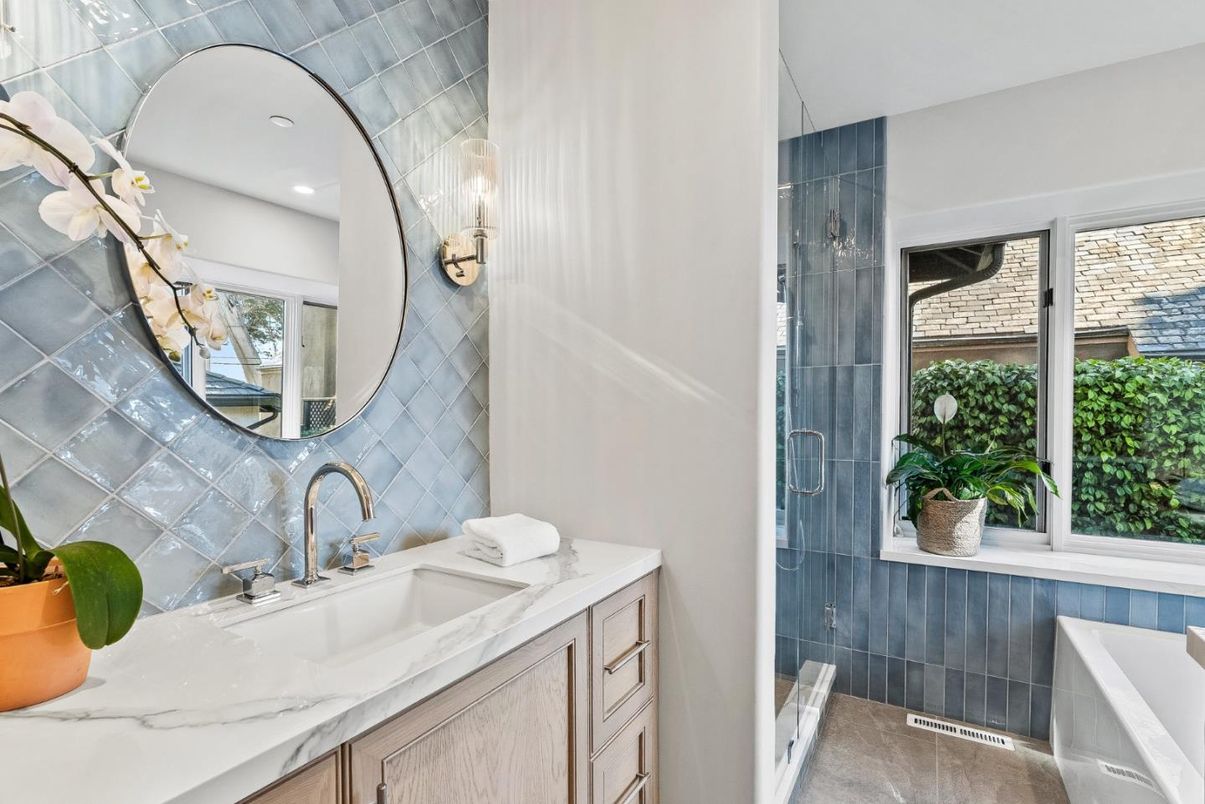 Bathroom, Interior, Recessed Lighting