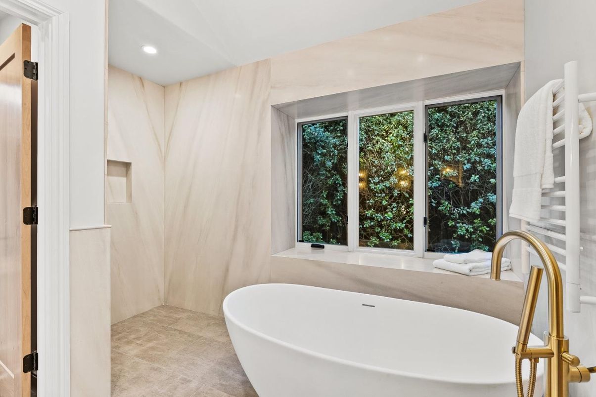 Bathroom, Free Standing Baths, Interior, Recessed Lighting