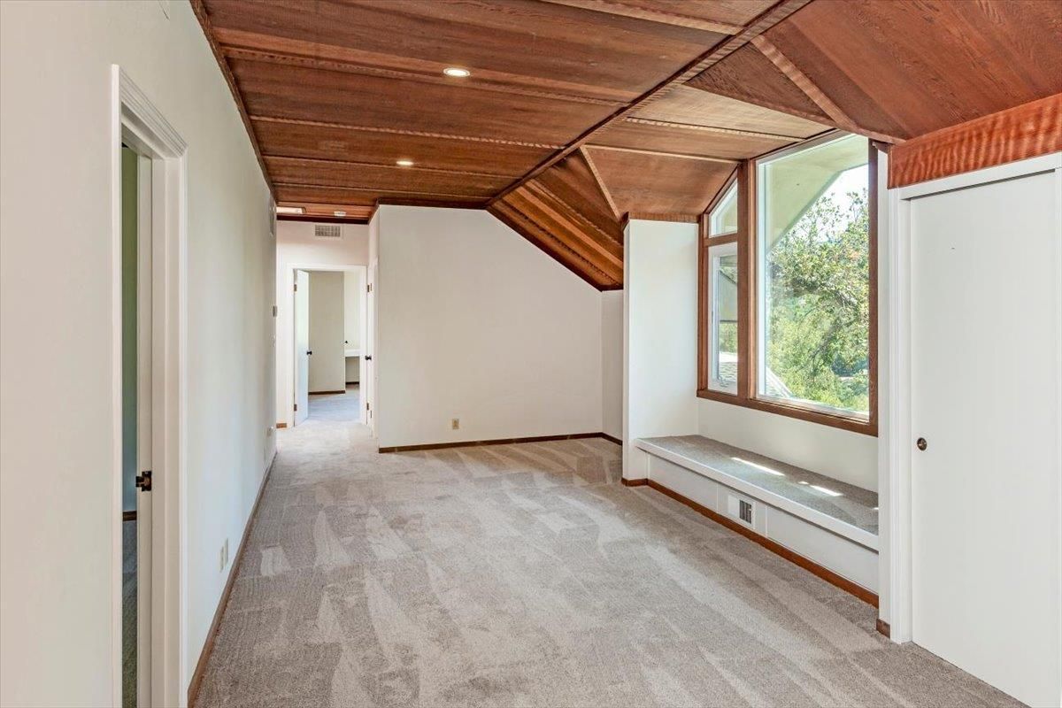 Empty room, Interior, Recessed Lighting, Wooden Ceilings