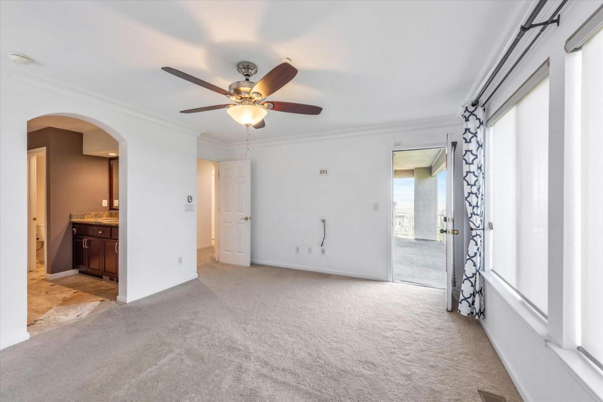 Bathroom, Empty room, Interior