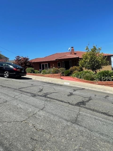 Exterior, Facade, Brick Facade, Ranch