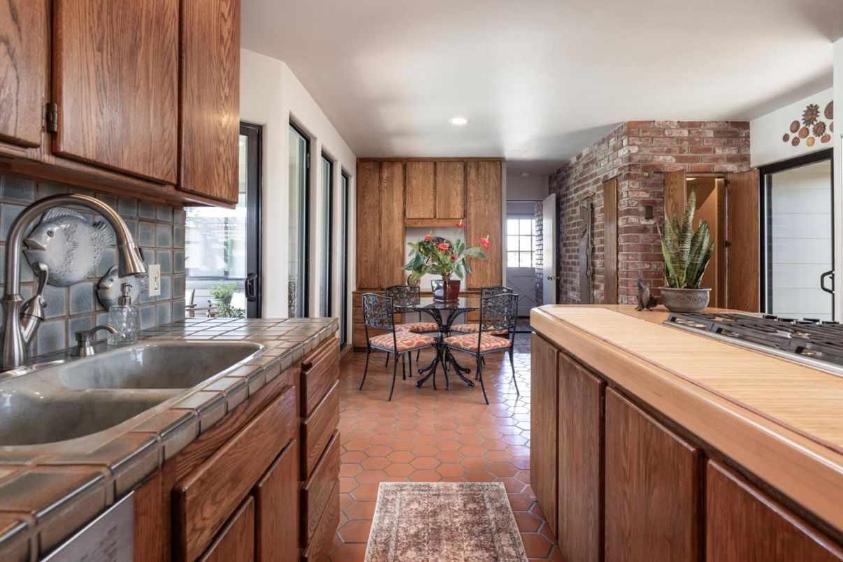 Dining room, Interior, Kitchen, Recessed Lighting, Stone Walls, Tile Countertops