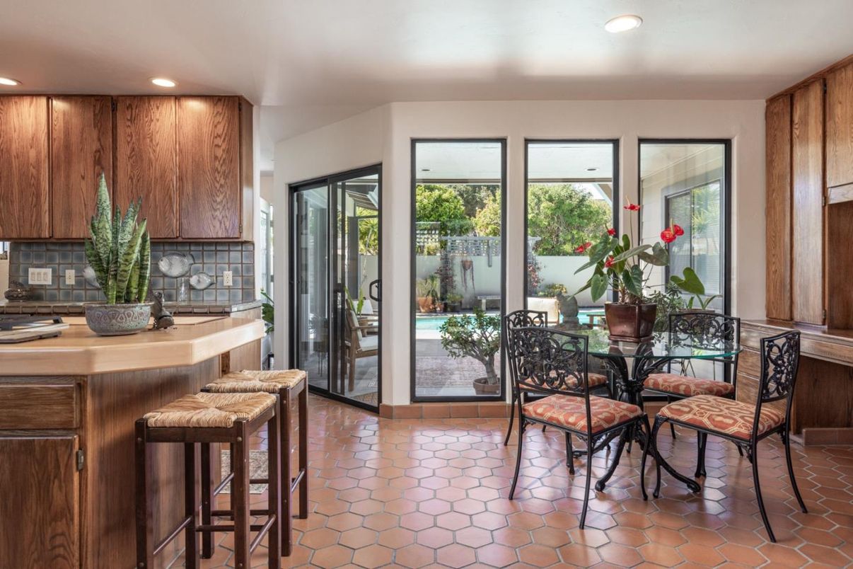 Dining room, Interior, Kitchen, Recessed Lighting
