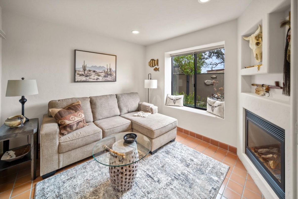 Fireplace, Interior, Living room, Recessed Lighting