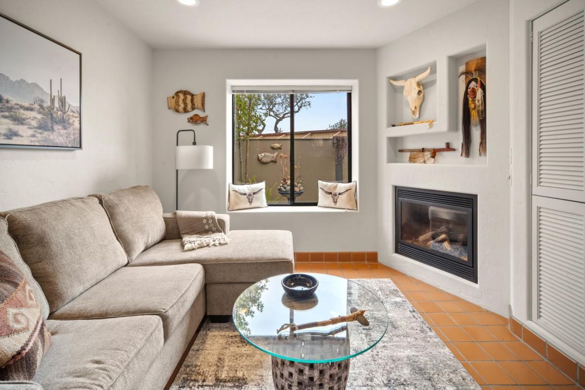 Fireplace, Interior, Living room, Recessed Lighting