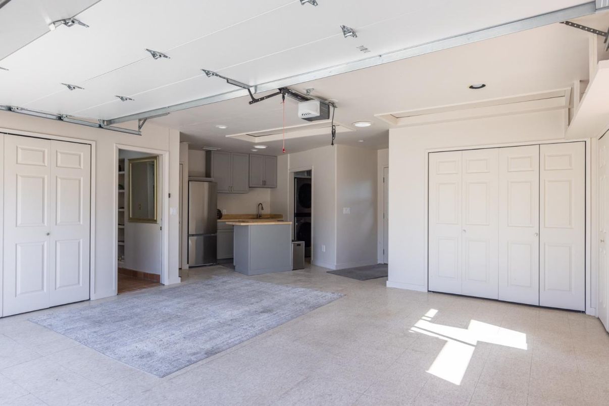 Garage, Interior, Kitchen, Recessed Lighting