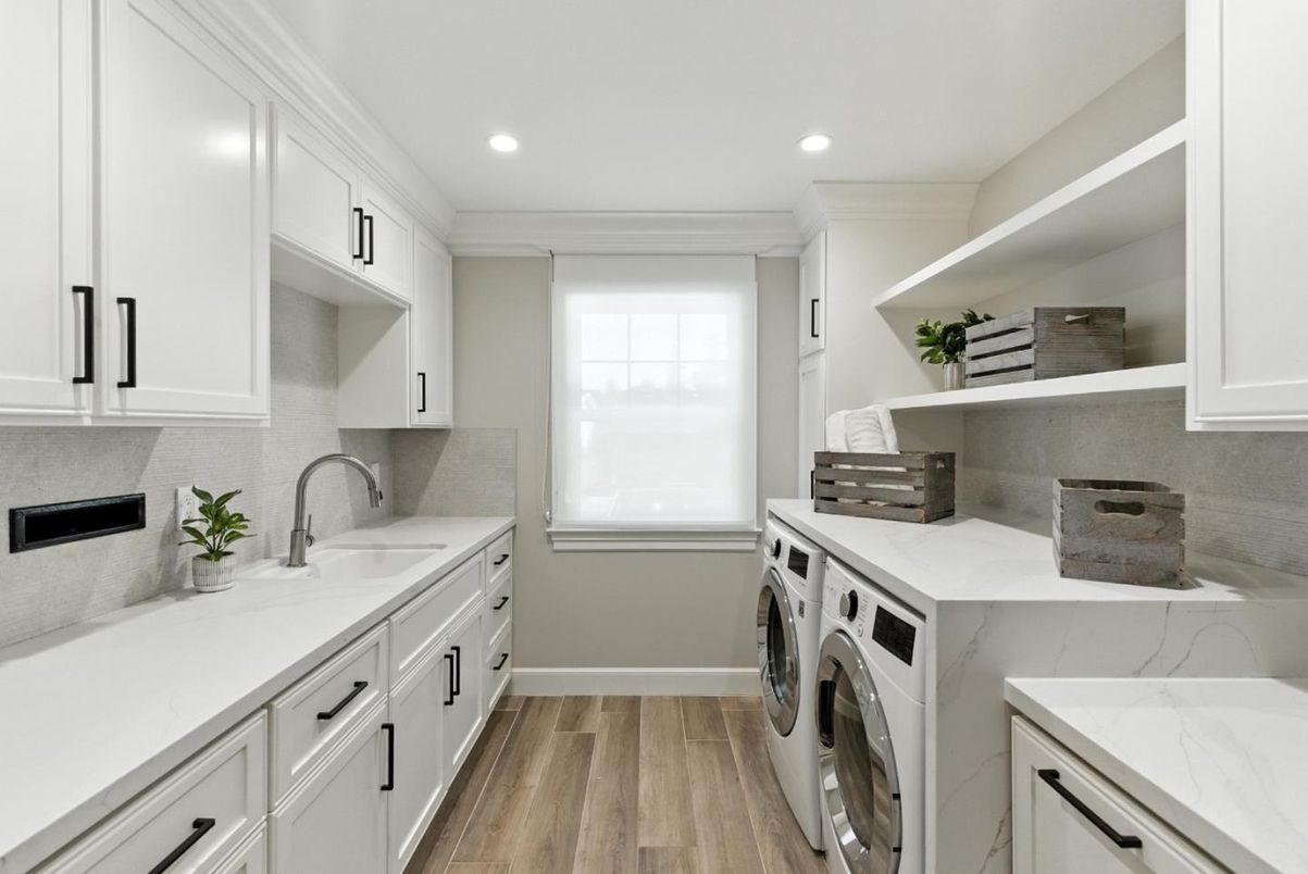 Interior, Recessed Lighting, Washer, Wood Texture Flooring