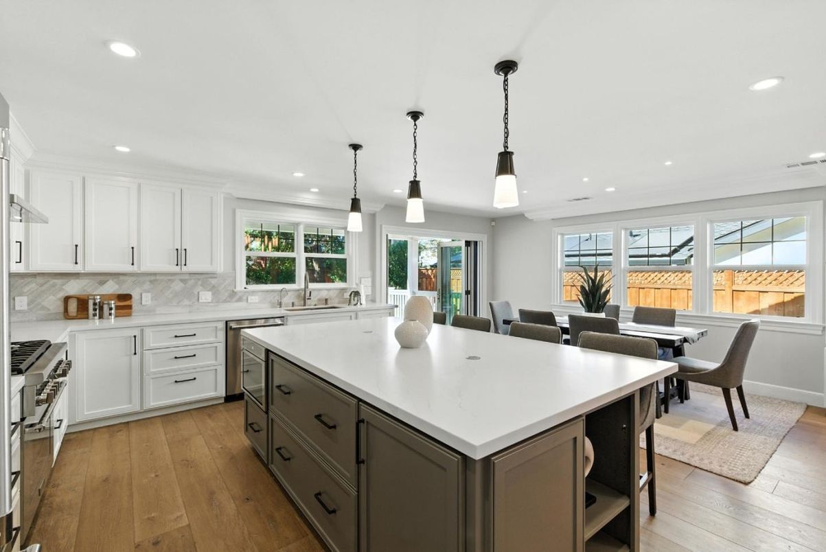 Dining room, Interior, Kitchen, Pendant Lights, Recessed Lighting, Stainless Steel Appliances, Wood Texture Flooring