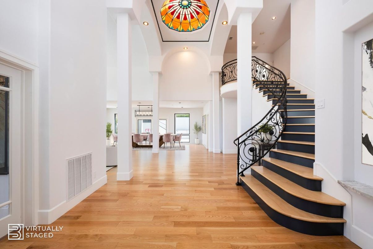 Interior, Recessed Lighting, Wood Texture Flooring