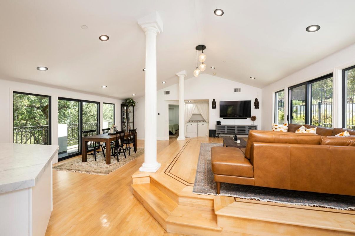 Dining room, Interior, Living room, Pendant Lights, Recessed Lighting, Wood Texture Flooring