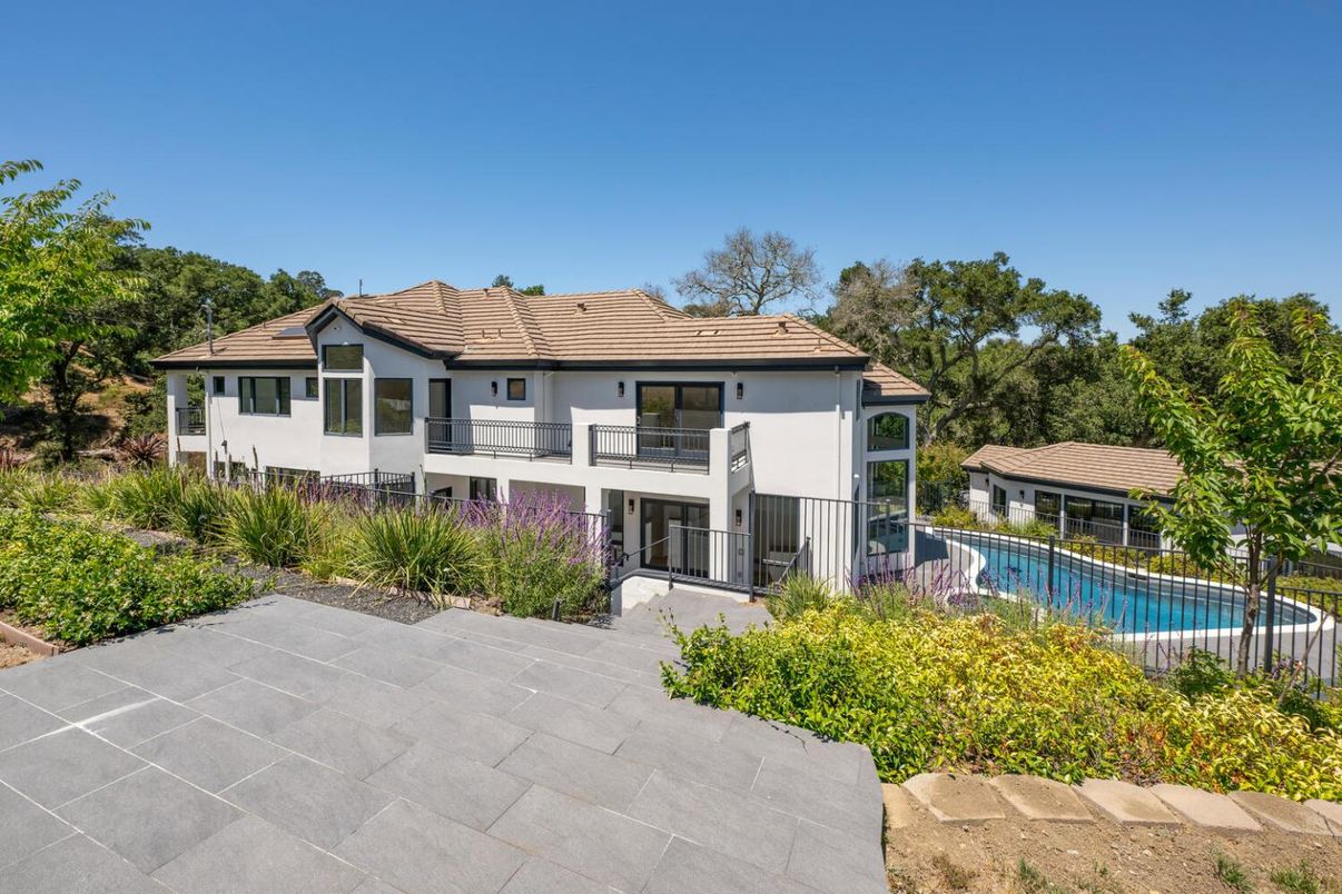 Backyard, Exterior, Facade, Pool, Mediterranean