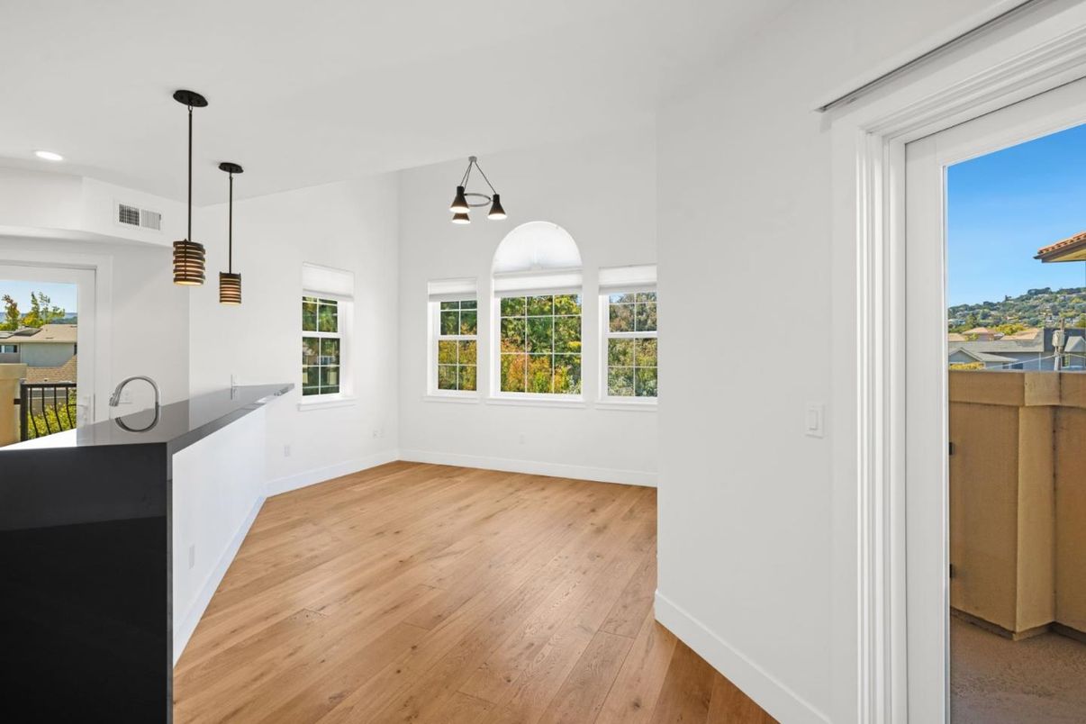Interior, Pendant Lights, Recessed Lighting, Wood Texture Flooring