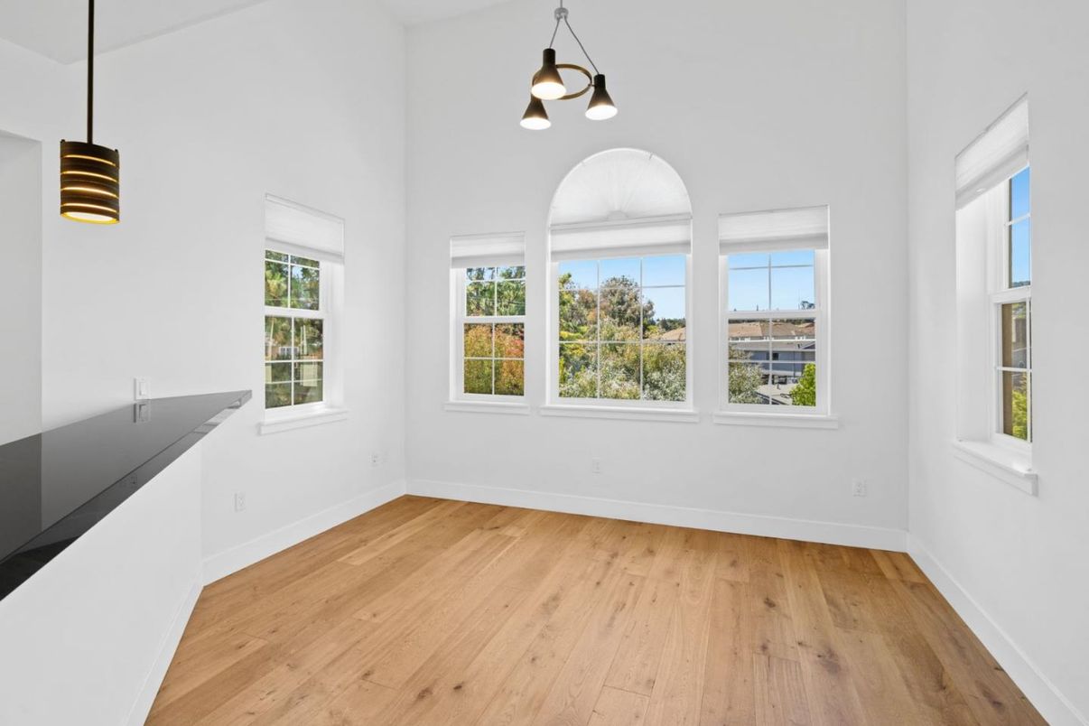 Empty room, Interior, Pendant Lights, Wood Texture Flooring