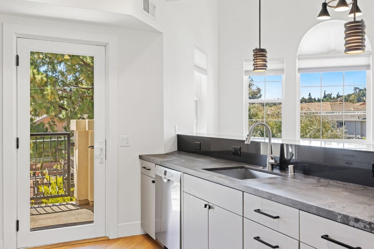 Interior, Kitchen, Pendant Lights, Wood Texture Flooring