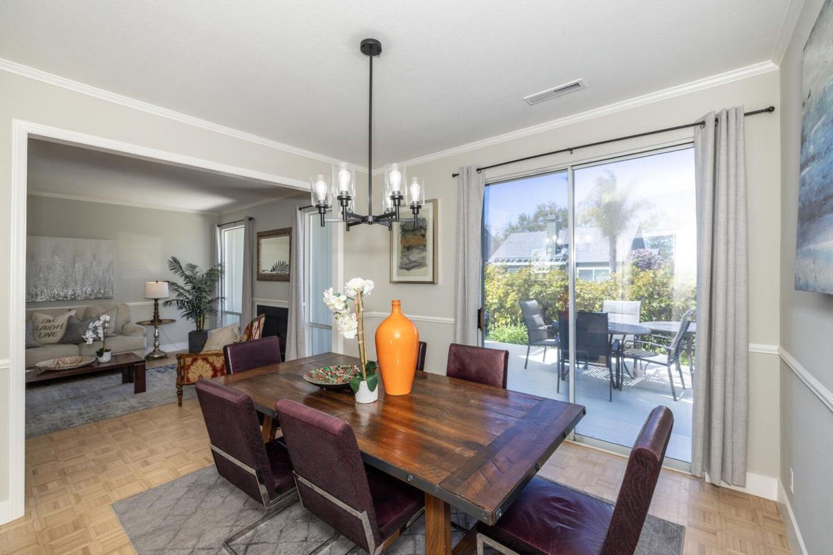 Chandelier, Dining room, Interior, Living room, Pendant Lights, Wood Texture Flooring