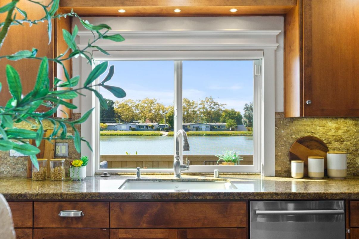 Interior, Kitchen, Recessed Lighting, Water