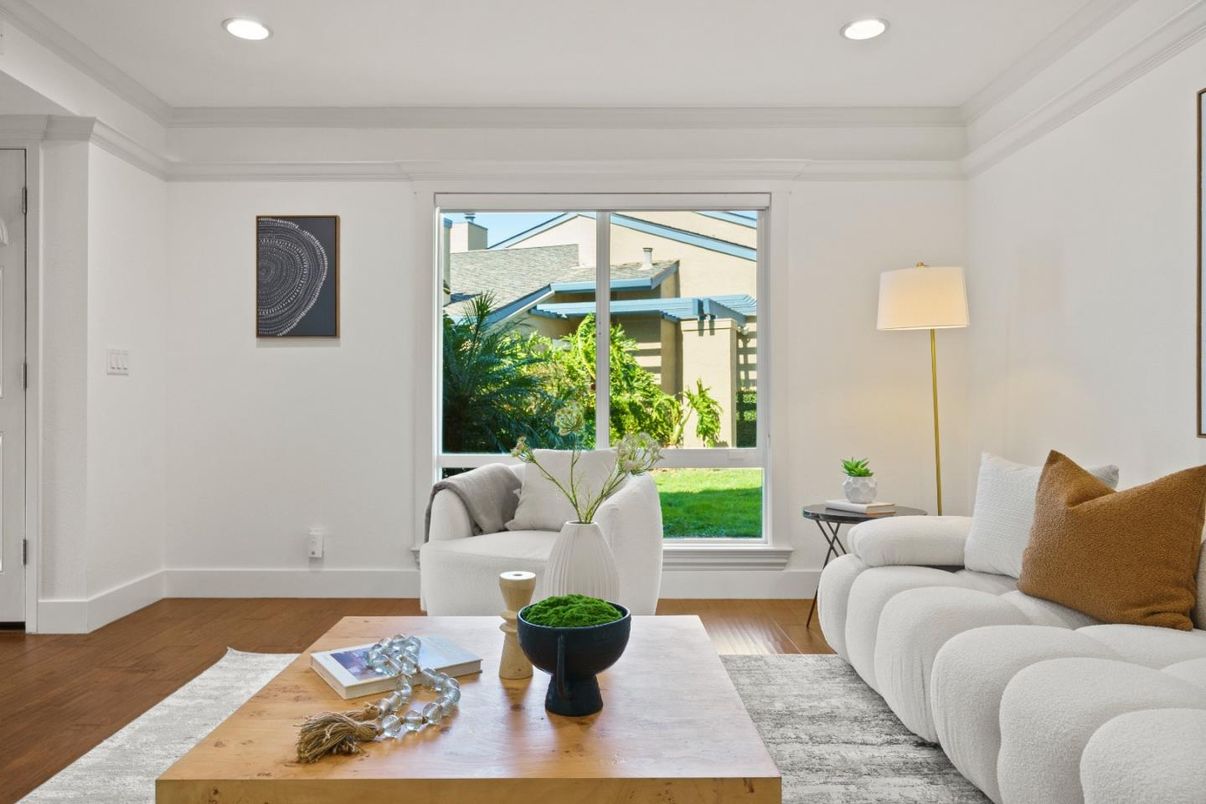 Interior, Living room, Recessed Lighting, Wood Texture Flooring